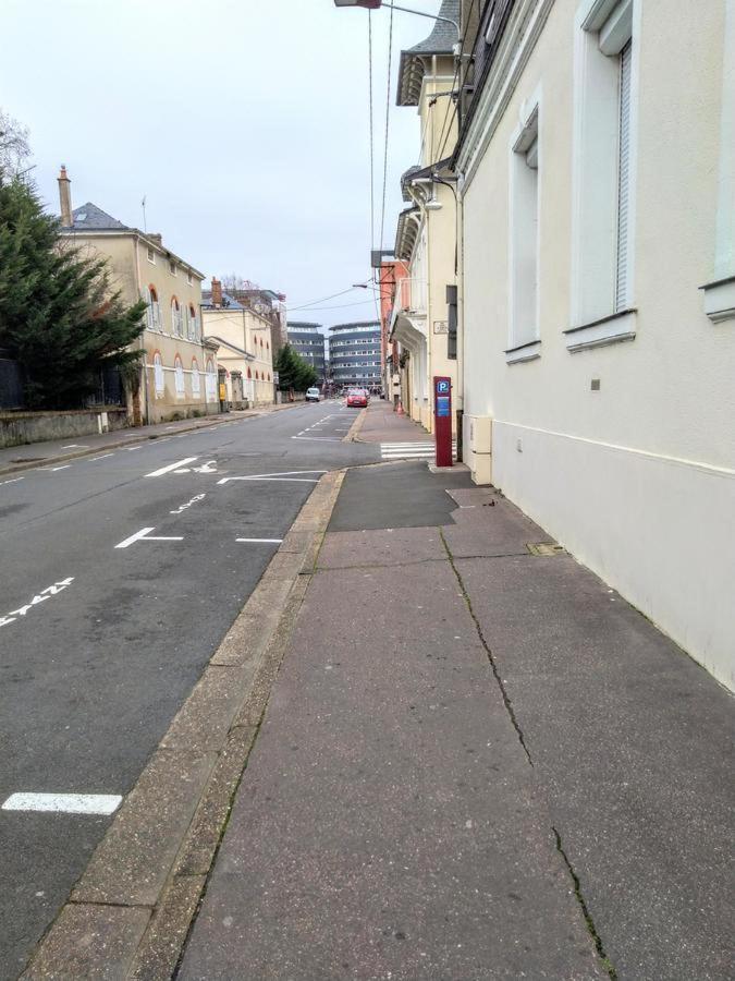 Duplex A La Gare Du Mans Bed & Breakfast Le Mans Exterior photo